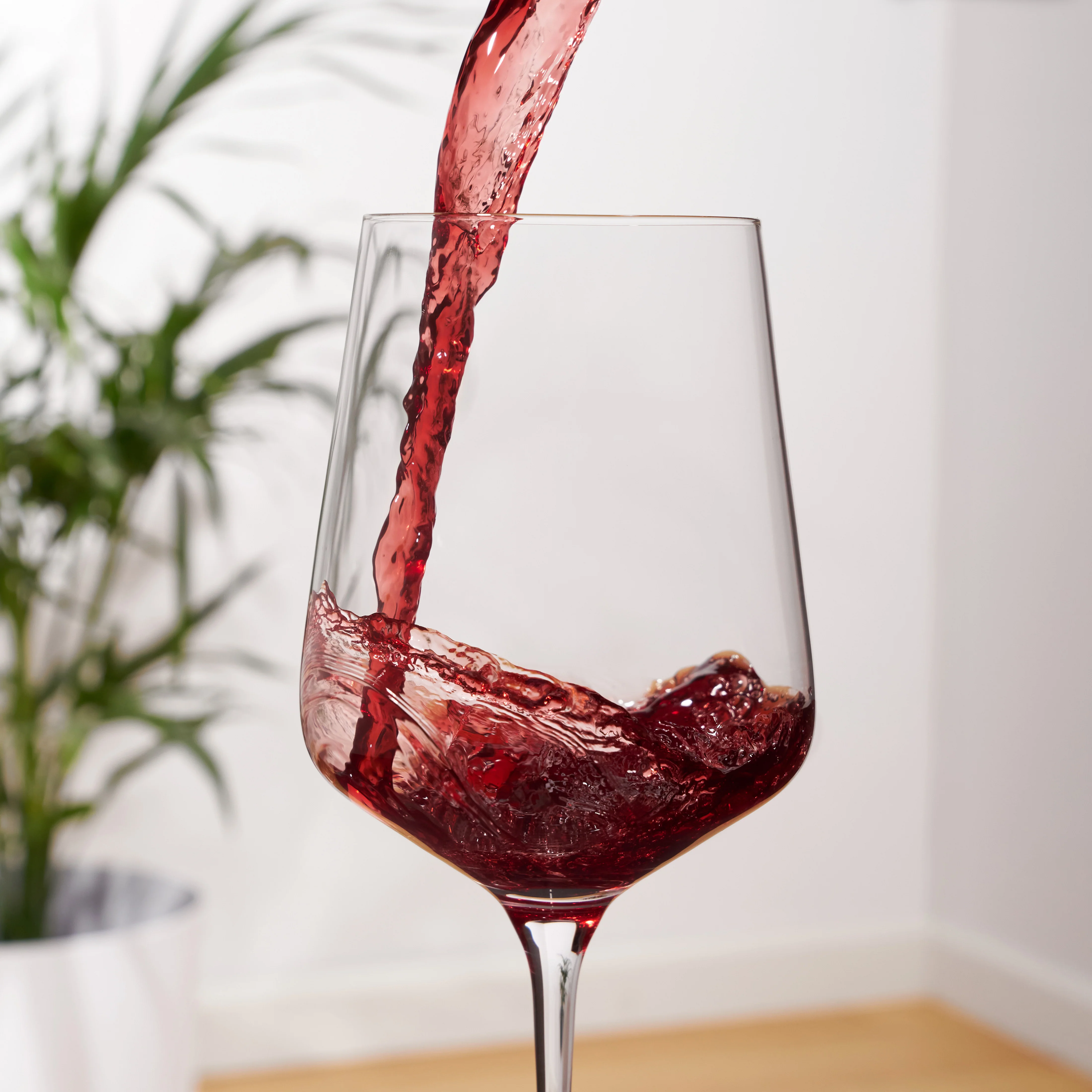 Reserve Inez Crystal Bordeaux Glasses Set of 4 - Image 3
