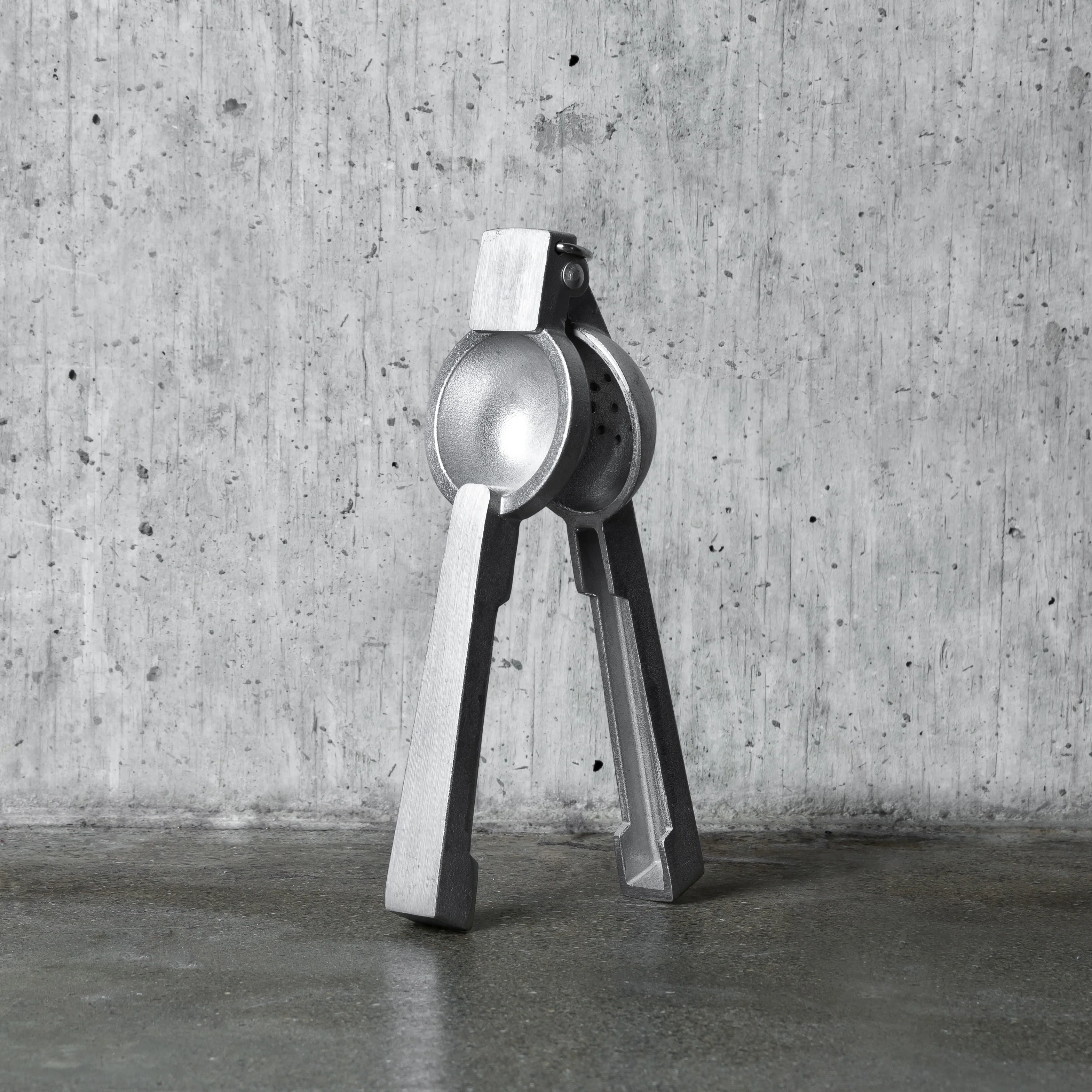Professional Aluminum Citrus Juicer - Image 2